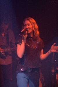 Marleen - Sängerin der Pop Rock Soul Coverband Pretty COLD KEYS